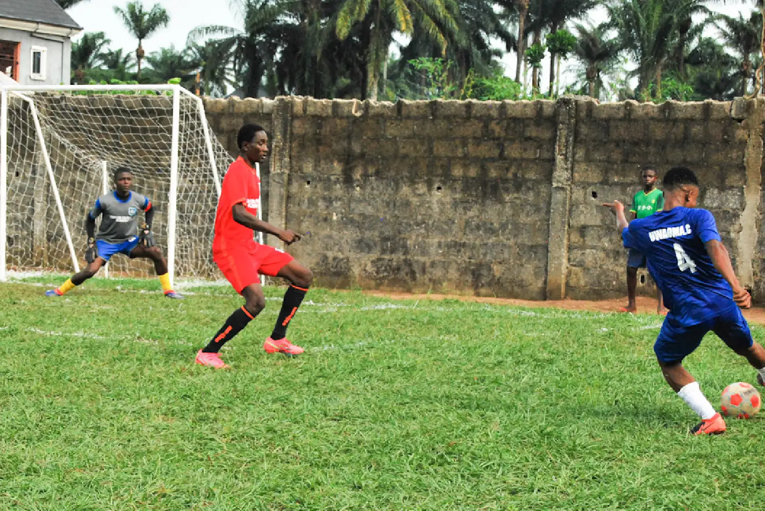 Close control….Uwaoma Godwin (Uchecaria FC), Player of week 3 ©️Fifty1 Alliance